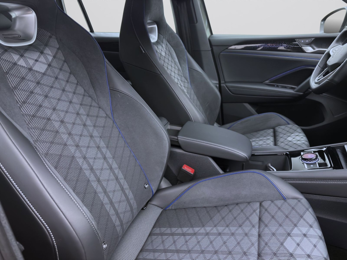 Thumb 15: Volkswagen Tiguan 2.0 TDI DSG R-LINE AHK KAMERA NAVI PDC