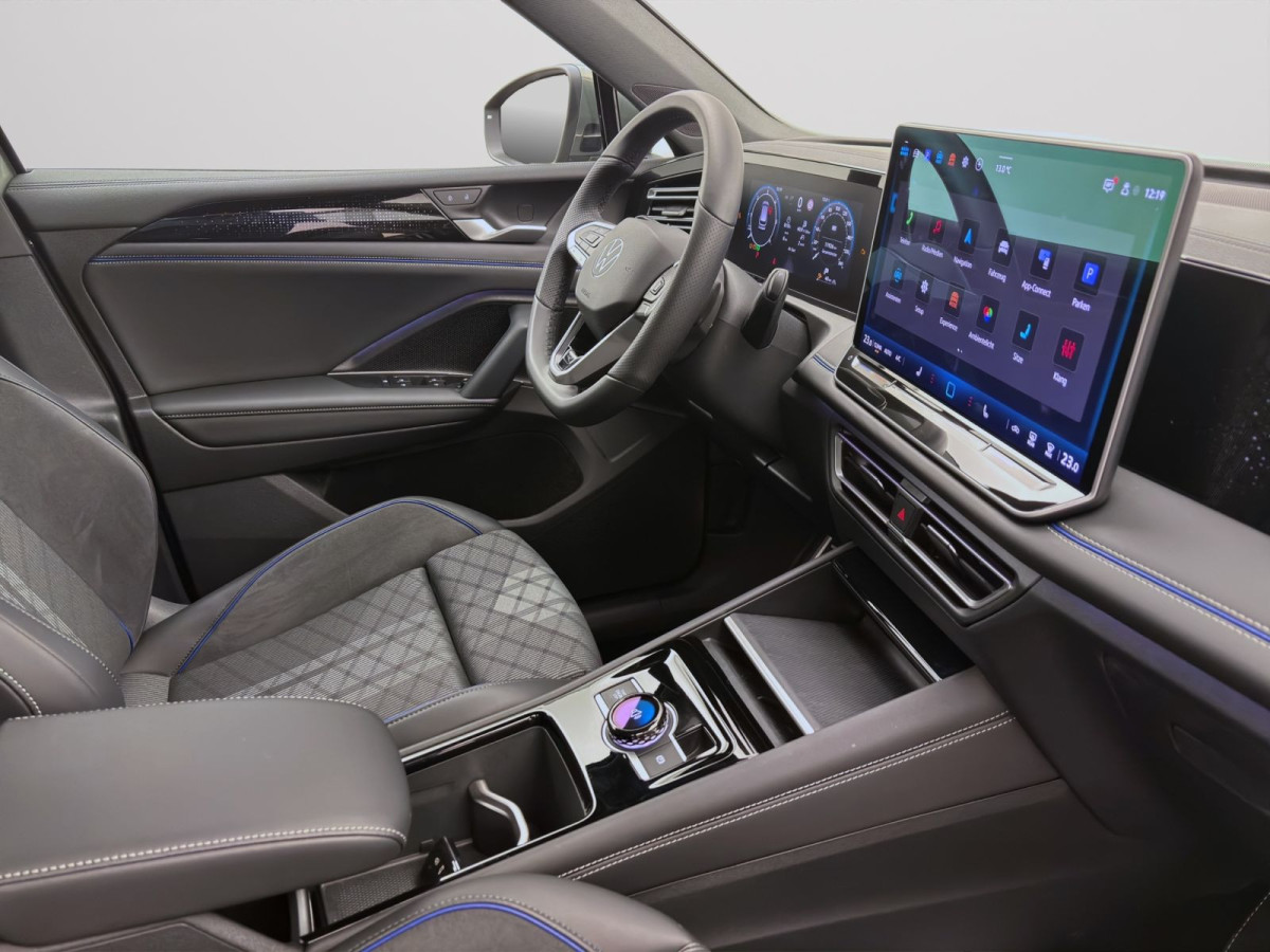 Thumb 16: Volkswagen Tiguan 2.0 TDI DSG R-LINE AHK KAMERA NAVI PDC