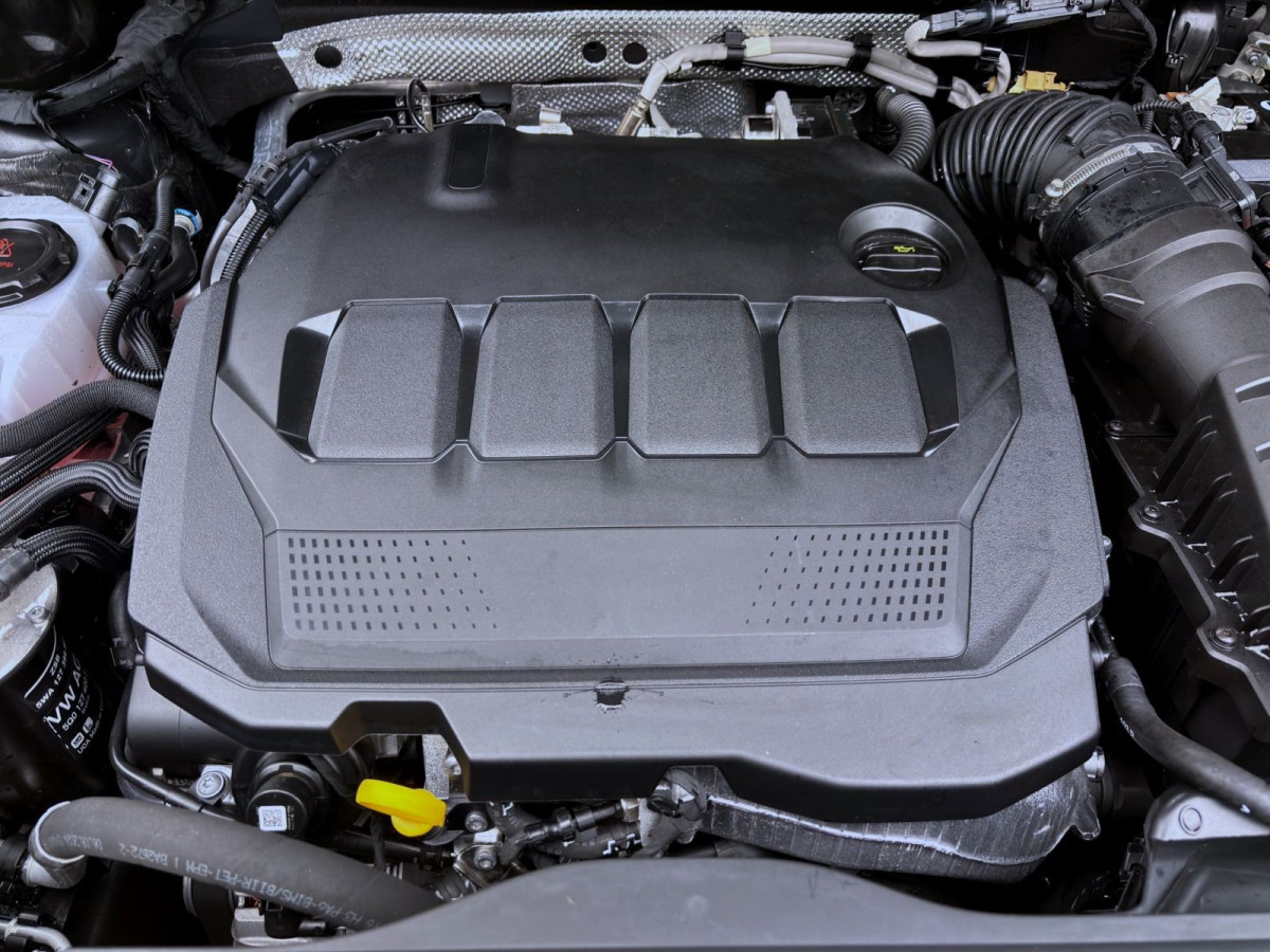 Thumb 18: Volkswagen Tiguan 2.0 TDI DSG R-LINE AHK KAMERA NAVI PDC