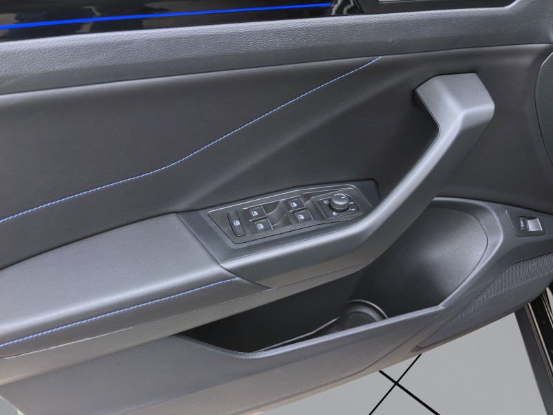 Bild 9: Volkswagen T-Roc 4M R PANO AHK NAVI KAMERA IQ.LIGHT