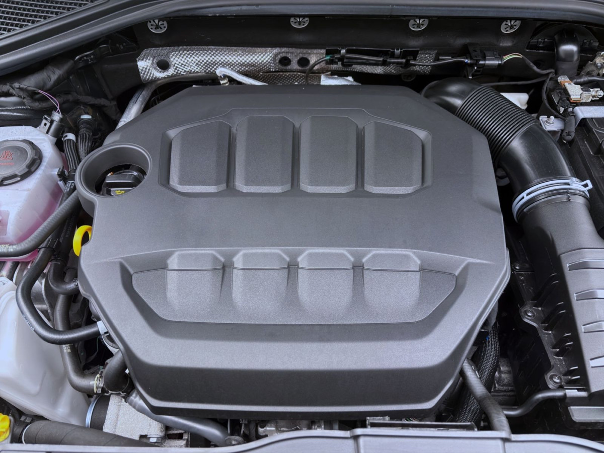 Thumb 17: Volkswagen T-Roc 4M R PANO AHK NAVI KAMERA IQ.LIGHT