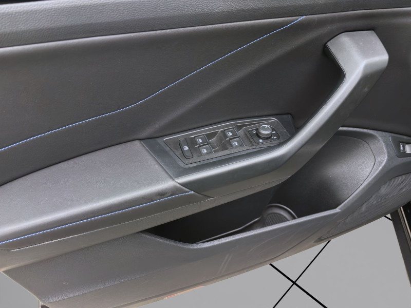 Bild 9: Volkswagen T-Roc 4M R PANO AHK NAVI KAMERA IQ.LIGHT