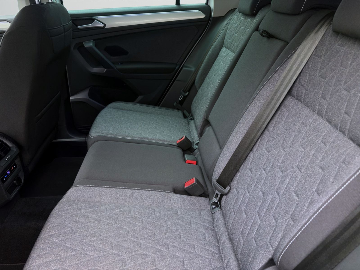 Thumb 14: Volkswagen Tiguan 2.0 TDI DSG MOVE NAVI KAMERA PDC SITZHZG