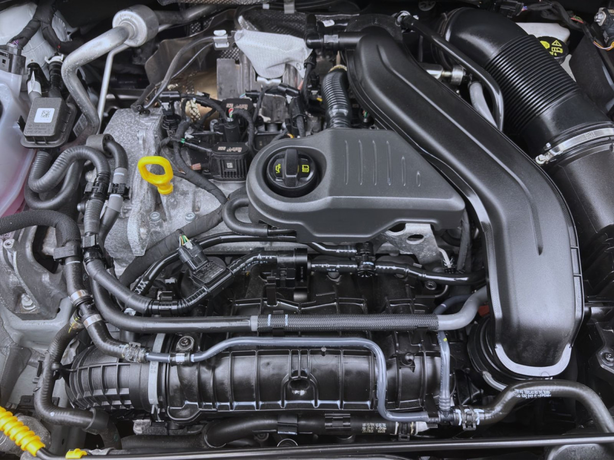 Thumb 16: Volkswagen Taigo 1.5 TSI DSG R-LINE AHK NAVI KAMERA IQ.LIGHT