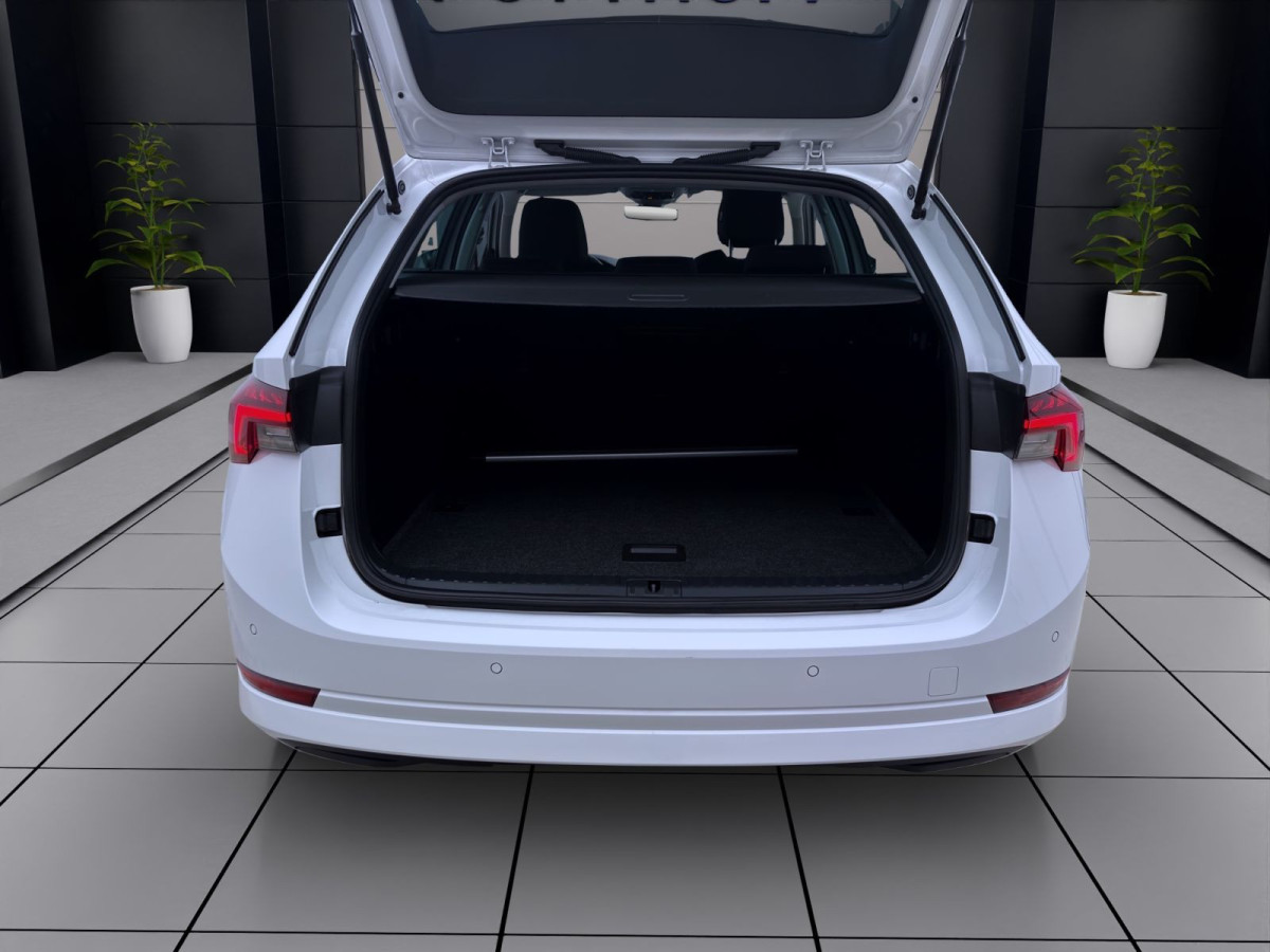 Thumb 3: Škoda Octavia Combi 2.0 TDI DSG STYLE NAVI KAMERA AHK PDC