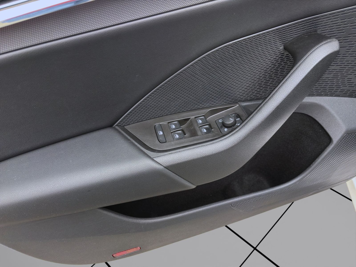 Thumb 9: Škoda Octavia Combi 2.0 TDI DSG STYLE NAVI KAMERA AHK PDC