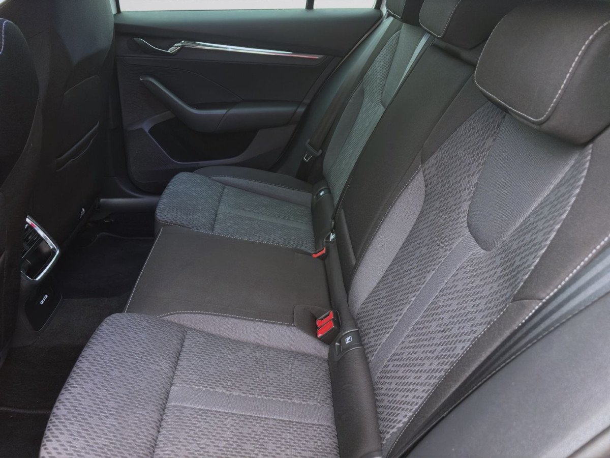 Thumb 14: Škoda Octavia Combi 2.0 TDI DSG STYLE NAVI KAMERA AHK PDC