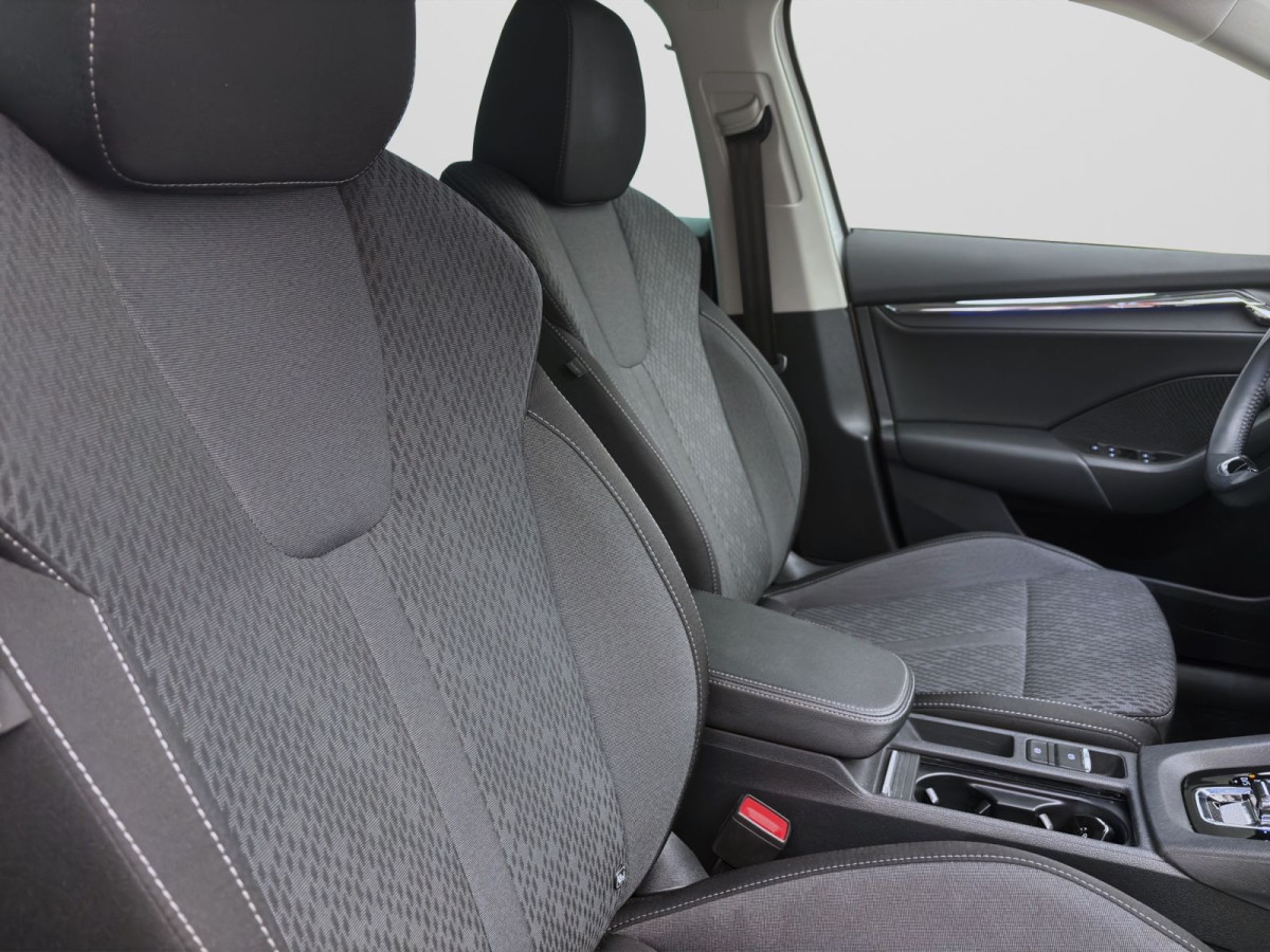 Thumb 15: Škoda Octavia Combi 2.0 TDI DSG STYLE NAVI KAMERA AHK PDC