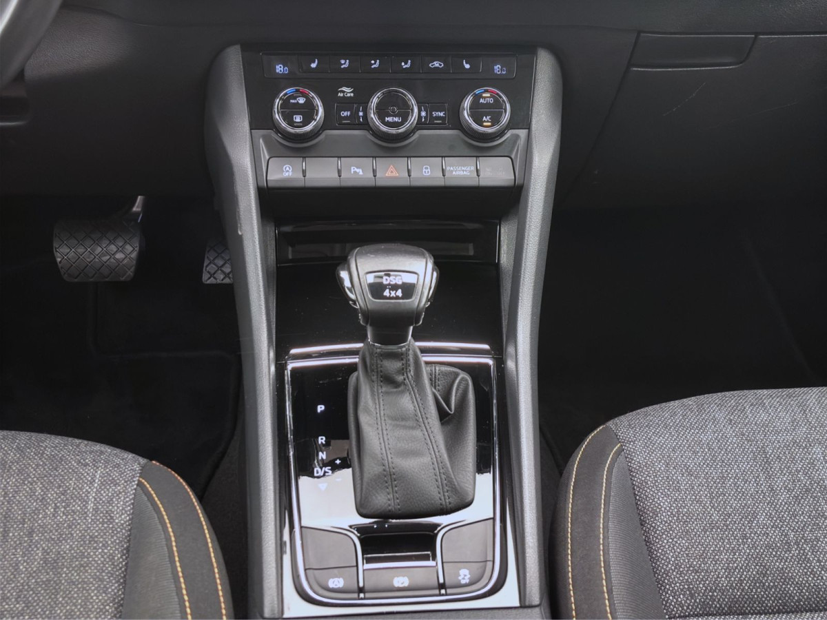 Thumb 13: Škoda Karoq 2.0 TDI DSG 4x4 CLEVER AHK KAMERA NAVI PDC