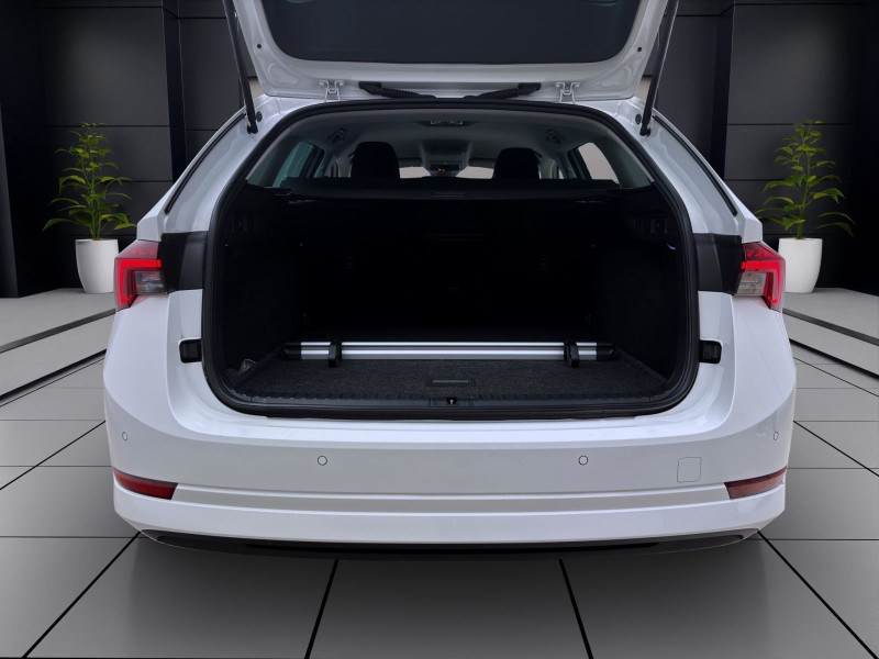 Bild 3: Škoda Octavia Combi 2.0 TDI DSG STYLE NAVI PDC SITZHZG LED