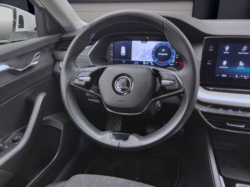 Bild 10: Škoda Octavia Combi 2.0 TDI DSG STYLE NAVI PDC SITZHZG LED