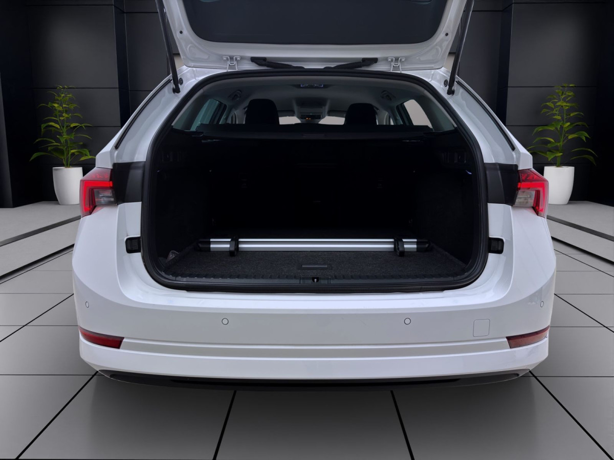 Thumb 3: Škoda Octavia Combi 2.0 TDI DSG STYLE NAVI PDC SITZHZG LED