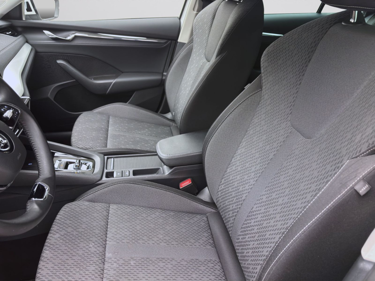 Thumb 8: Škoda Octavia Combi 2.0 TDI DSG STYLE NAVI PDC SITZHZG LED