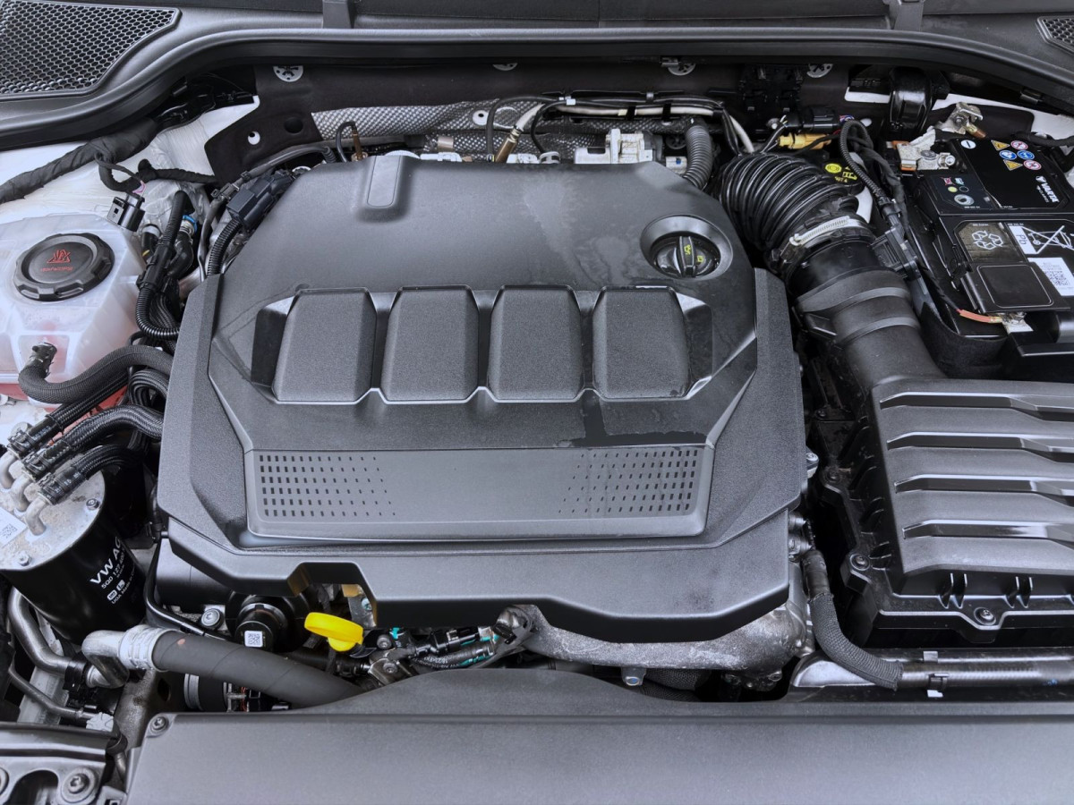 Thumb 17: Škoda Octavia Combi 2.0 TDI DSG STYLE NAVI PDC SITZHZG LED