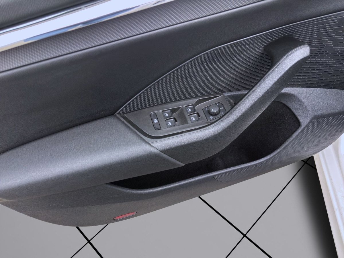 Thumb 9: Škoda Octavia Combi 2.0 TDI STYLE AHK NAVI SITZHZG PDC