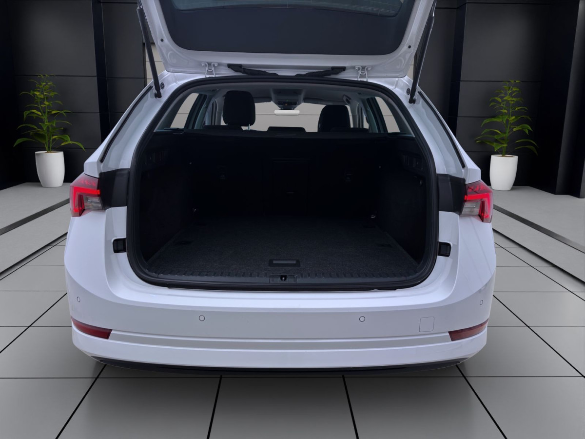 Thumb 3: Škoda Octavia Combi 2.0 TDI DSG STYLE STDHZG NAVI PDC KAMERA