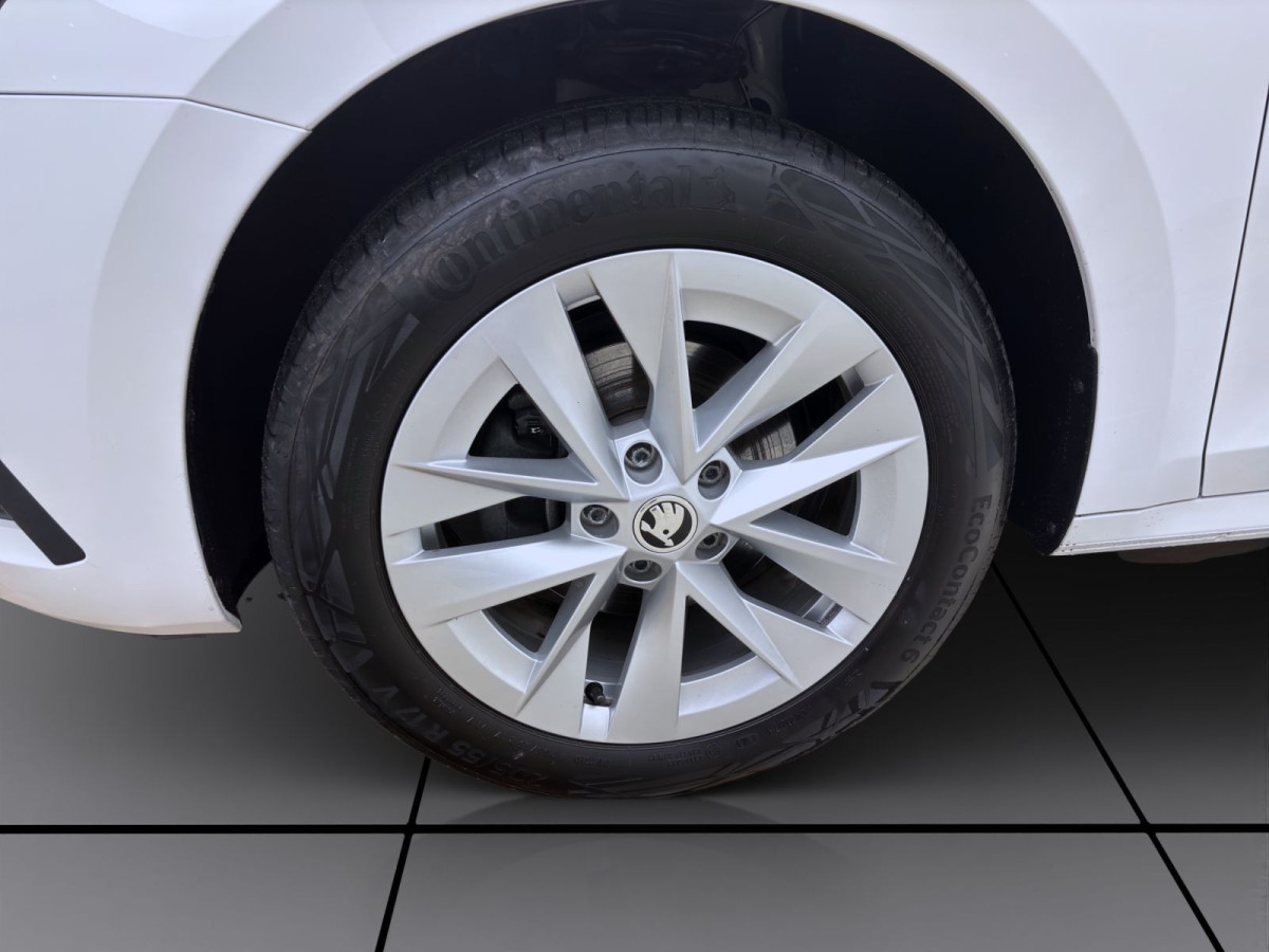 Thumb 7: Škoda Octavia Combi 2.0 TDI DSG STYLE STDHZG NAVI PDC KAMERA