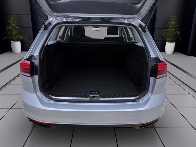 Bild 3: Volkswagen Passat Variant 2.0 TDI DSG BUSINESS PANO AHK NAVI KAMERA