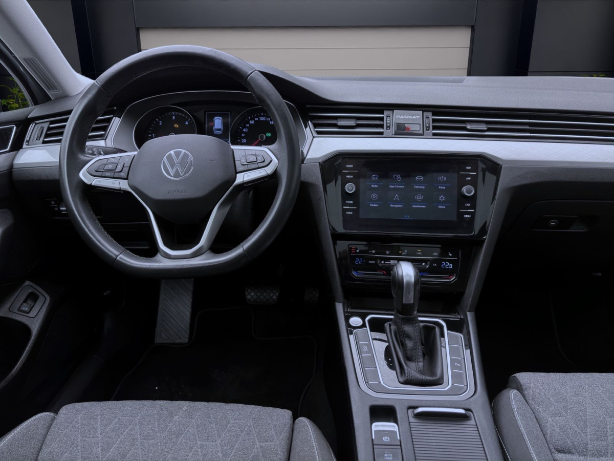 Thumb 12: Volkswagen Passat Variant 2.0 TDI DSG BUSINESS PANO AHK NAVI KAMERA