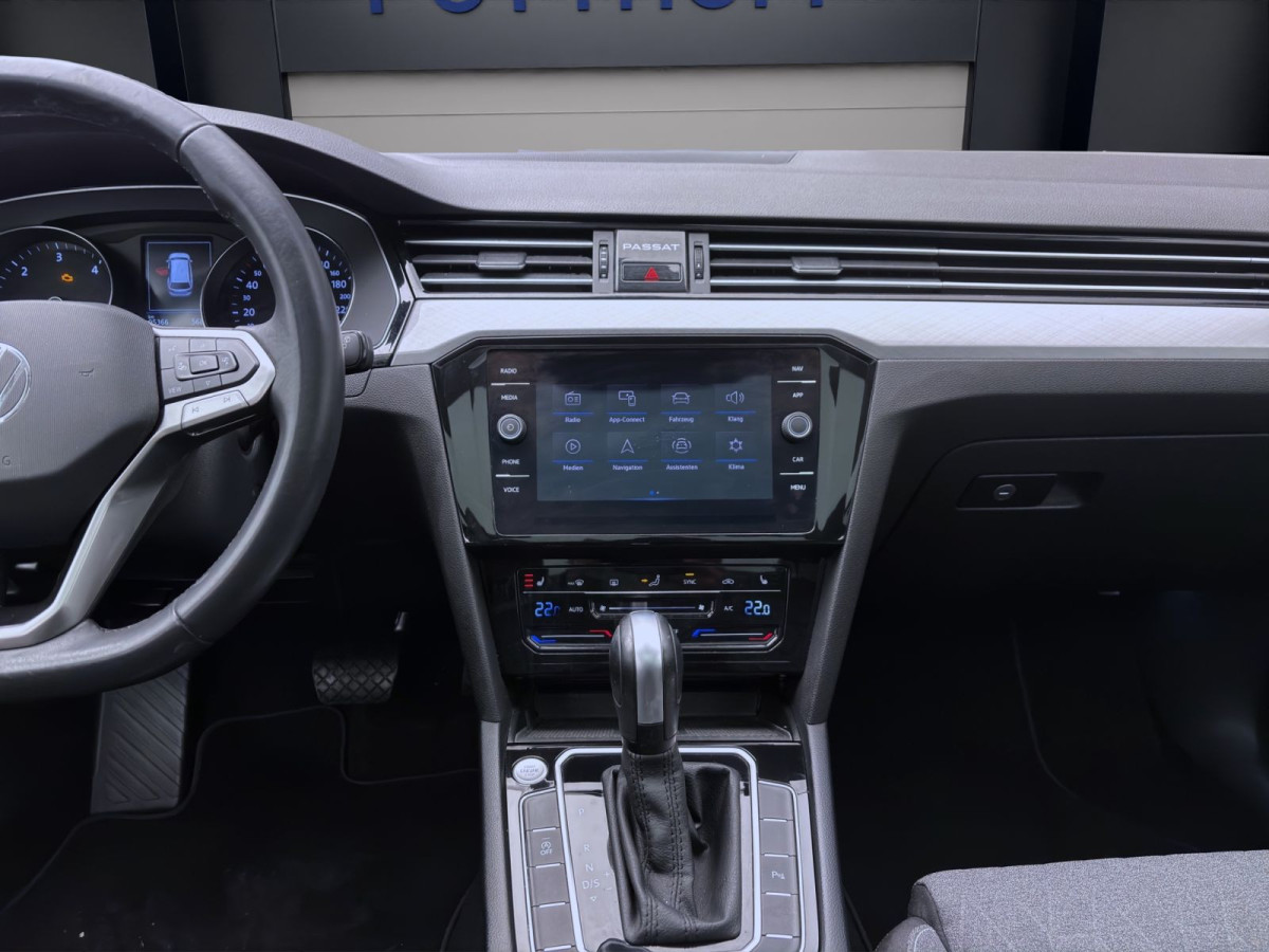 Thumb 13: Volkswagen Passat Variant 2.0 TDI DSG BUSINESS PANO AHK NAVI KAMERA