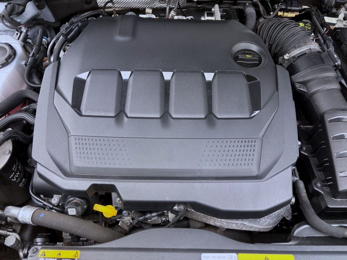 Thumb 17: Volkswagen Passat Variant 2.0 TDI DSG BUSINESS PANO AHK NAVI KAMERA