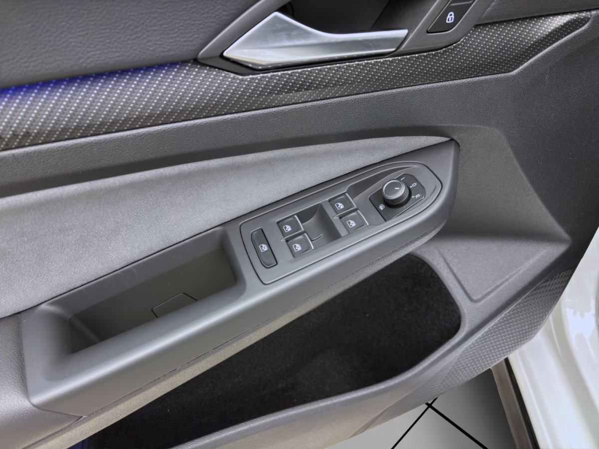 Thumb 9: Volkswagen Golf Variant 2.0 TDI DSG R-LINE NAVI KAMERA SITZHZG PDC