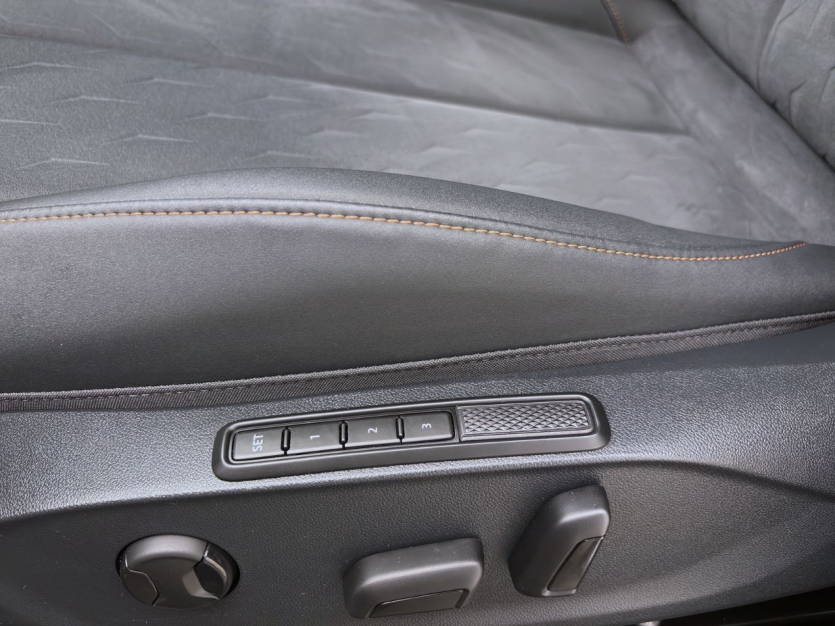 Thumb 18: Cupra Terramar 1.5 eTSI DSG NAVI 360° HuD SITZHZG