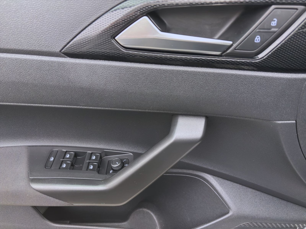 Thumb 9: Volkswagen Polo 1.0 TSI DSG LIFE NAVI PDC SITZHZG LED