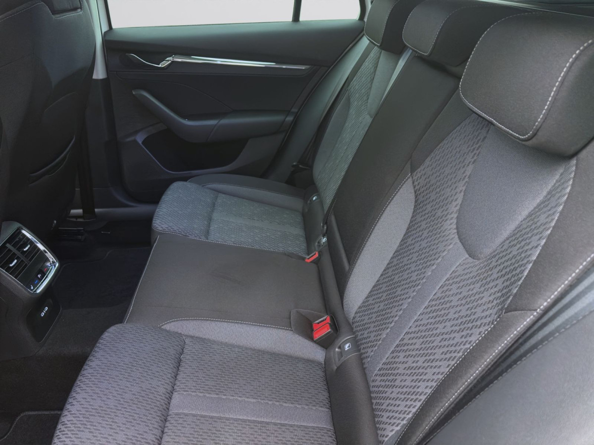 Thumb 14: Škoda Octavia Combi 2.0 TDI DSG STYLE AHK NAVI SITZHZG PDC