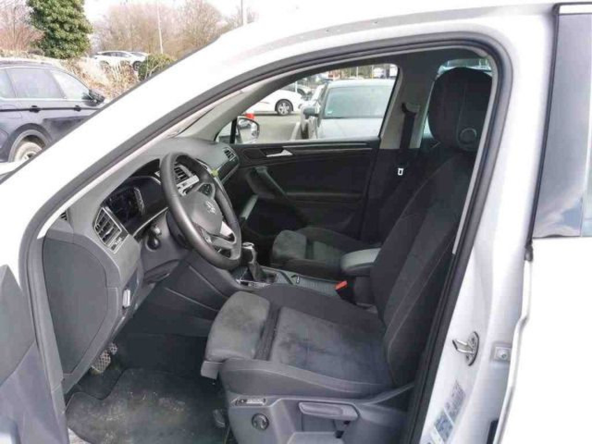 Thumb 2: Volkswagen Tiguan 2.0 TDI DSG ELEGANCE AHK KAMERA NAVI IQ.LIGHT