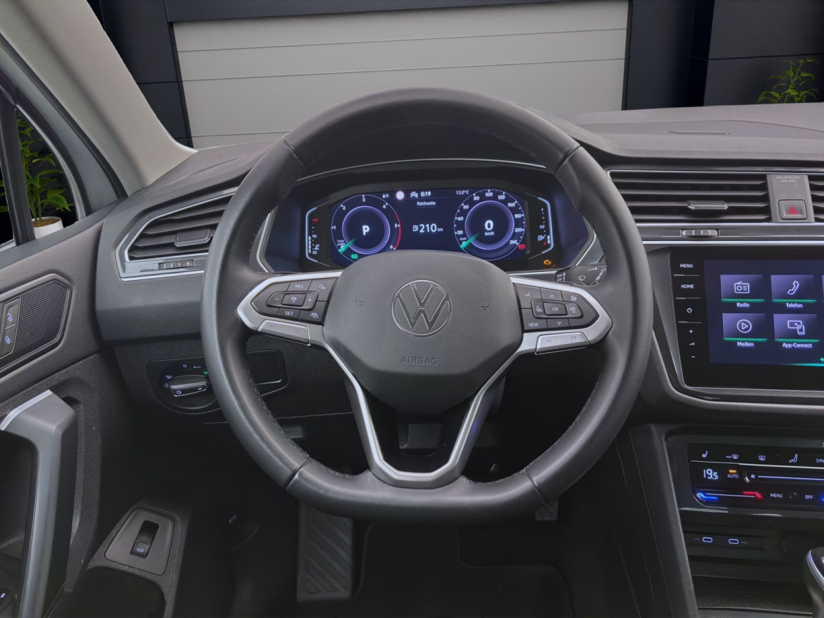 Thumb 10: Volkswagen Tiguan 2.0 TDI DSG ELEGANCE AHK KAMERA NAVI IQ.LIGHT