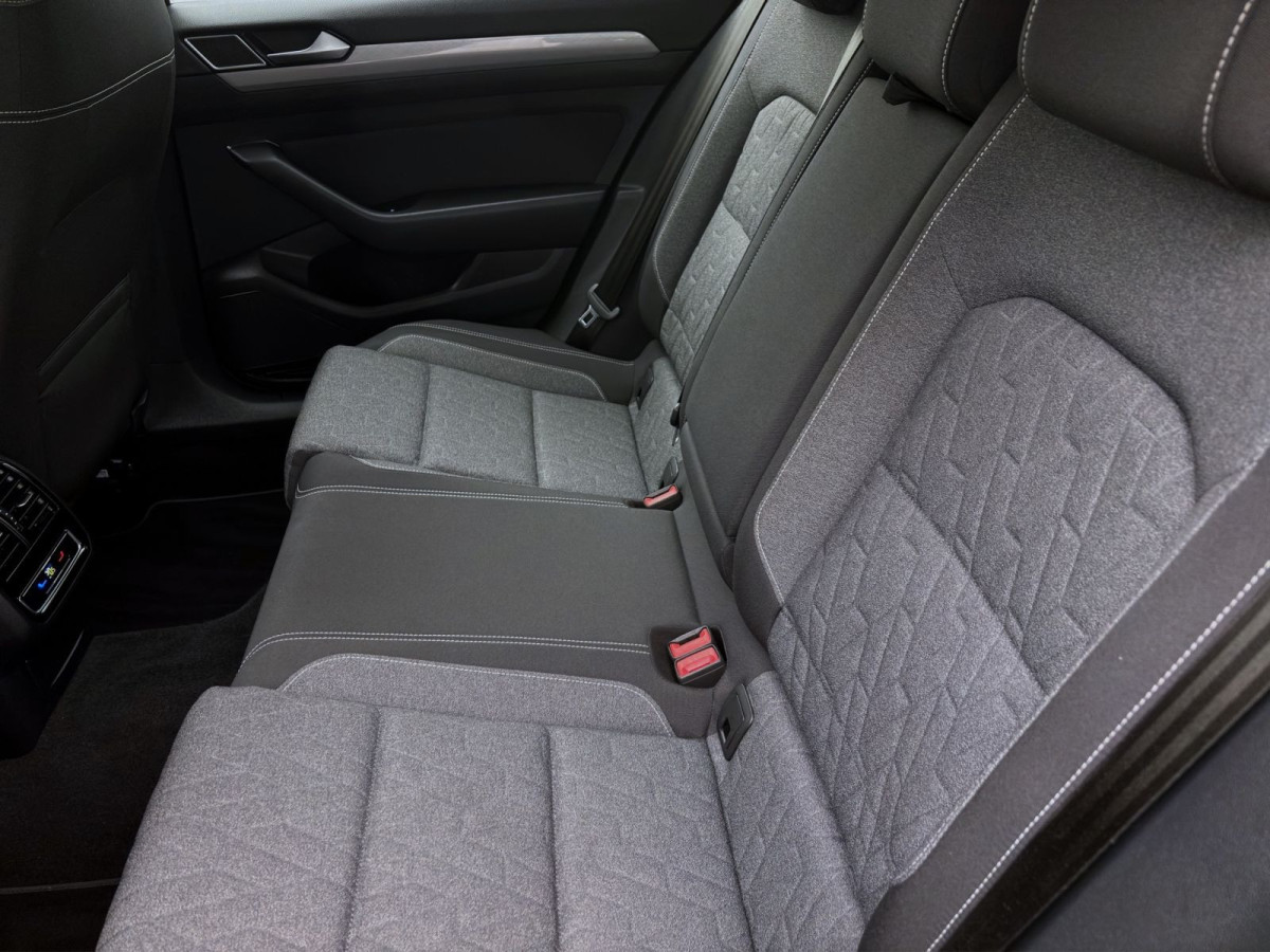Thumb 15: Volkswagen Passat Variant 2.0 TDI DSG BUSINESS NAVI AHK KAMERA PDC