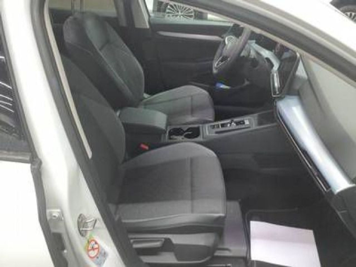 Thumb 2: Volkswagen Golf 1.5 eTSI DSG GOAL AHK KAMERA NAVI PDC