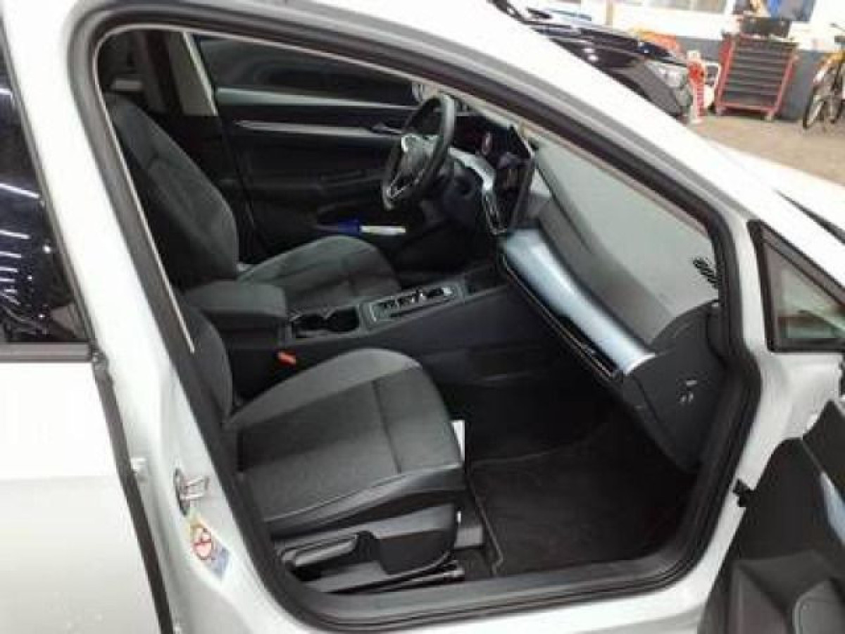 Thumb 2: Volkswagen Golf 1.5 eTSI DSG GOAL AHK NAVI KAMERA LED+