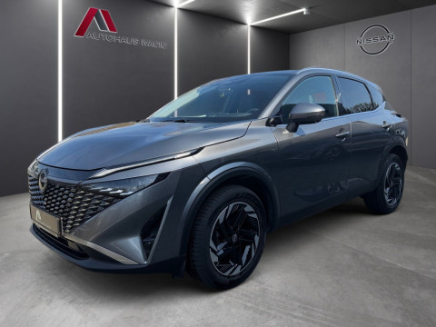 Automodell: Qashqai in der Farbe grau