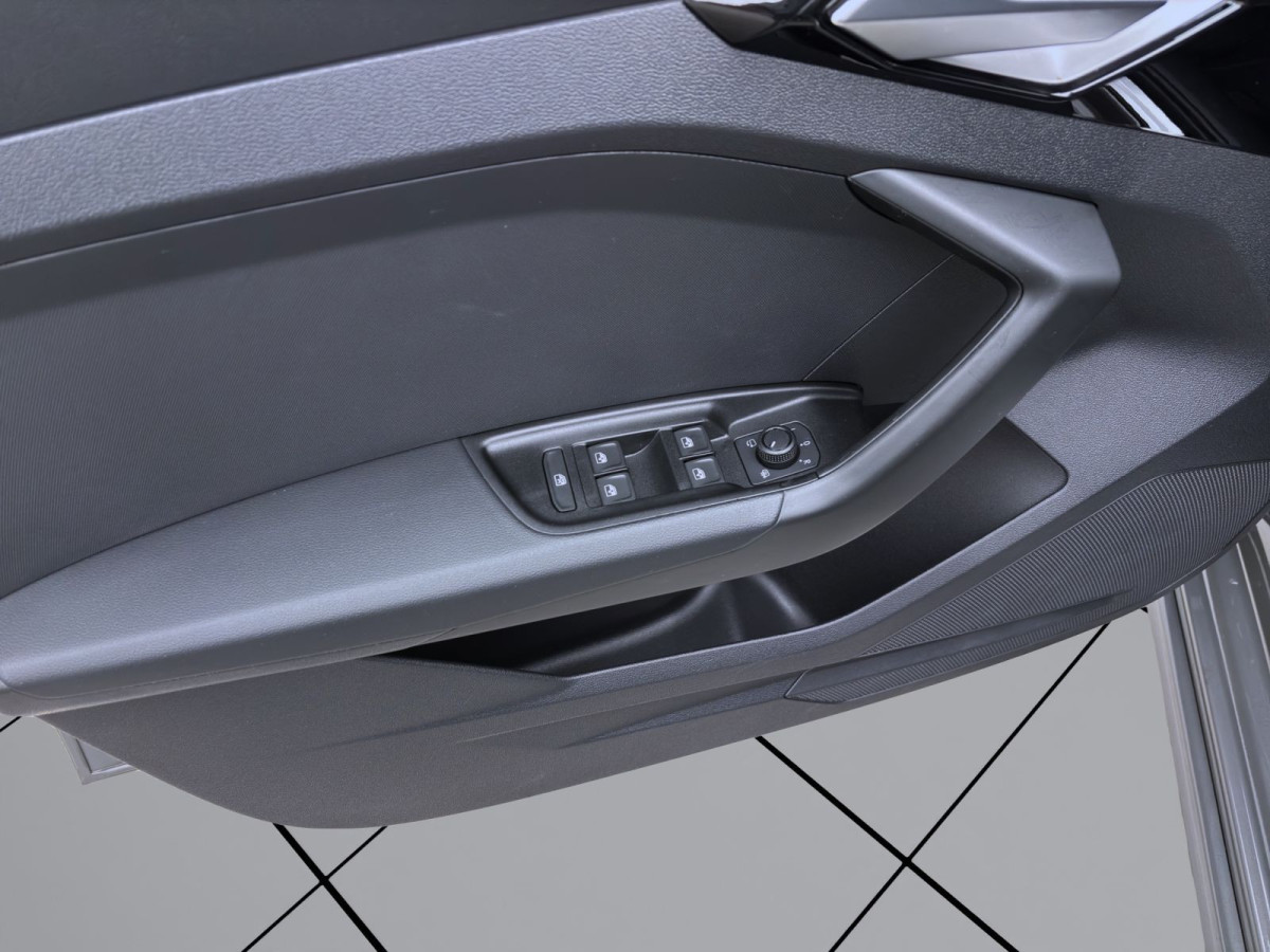 Thumb 9: Audi A1 Sportback 25 TFSI S LINE SITZHZG PDC KLIMA