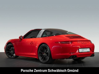 Fahrzeugbild eines Porsche 991 in rot.