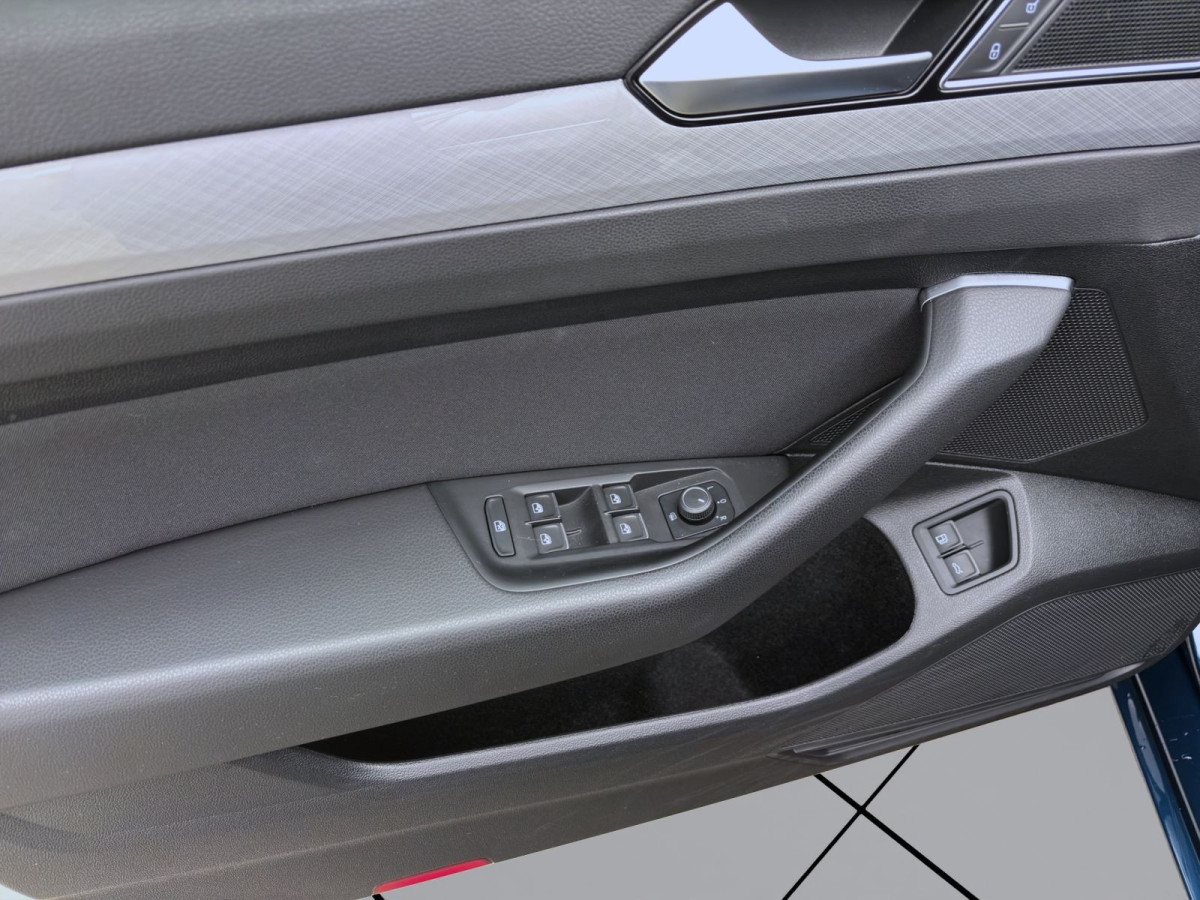 Thumb 9: Volkswagen Passat Variant 1.4 TSI eHybrid DSG GTE STDHZG AHK NAVI KAMERA