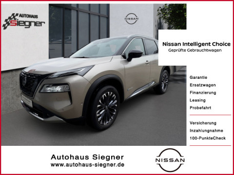 Automodell: X-Trail in der Farbe gold