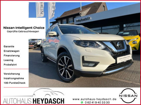 Automodell: X-Trail in der Farbe weiß