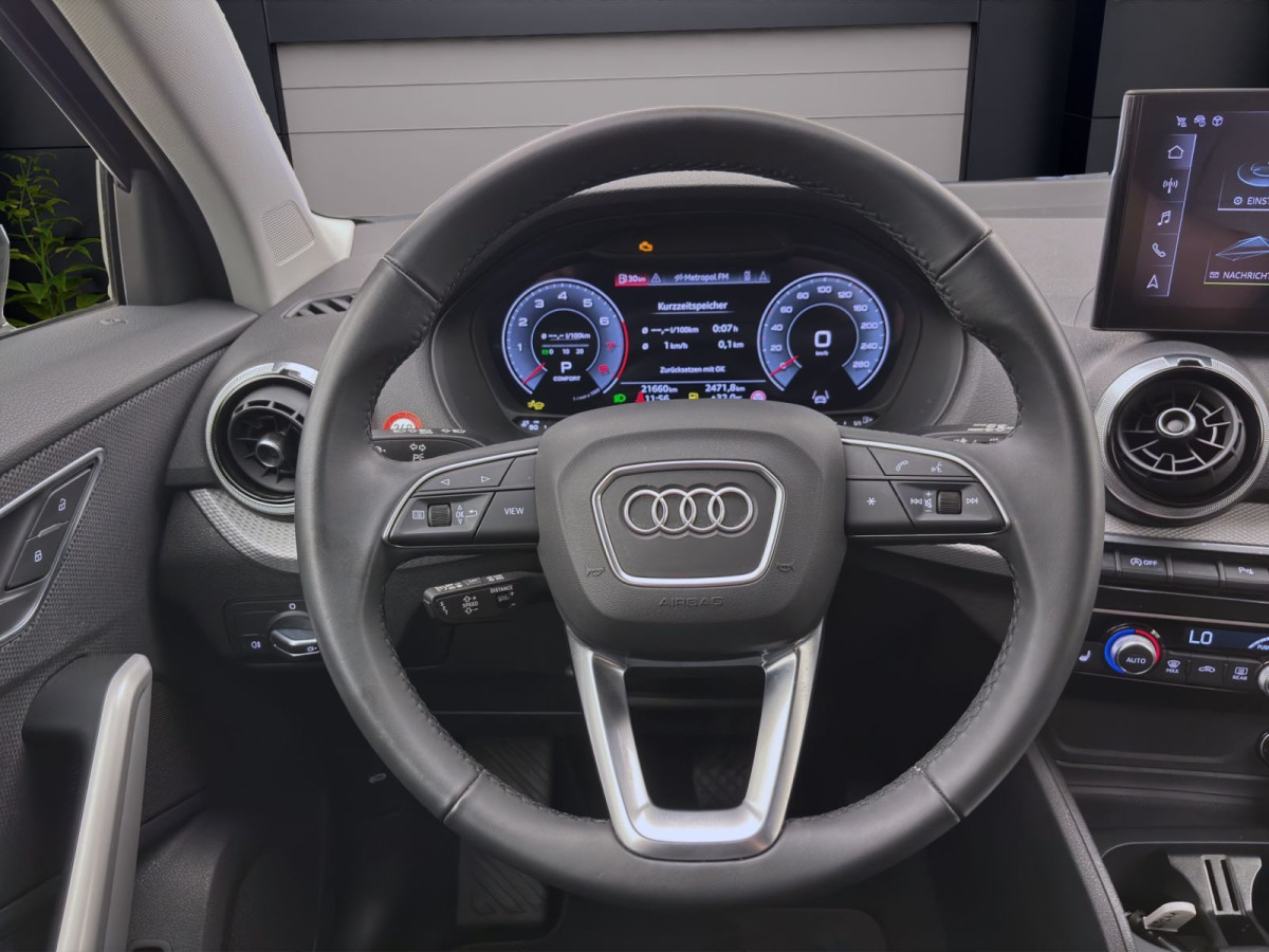 Thumb 11: Audi Q2 40 TFSI Q S LINE AHK NAVI PDC SITZHZG
