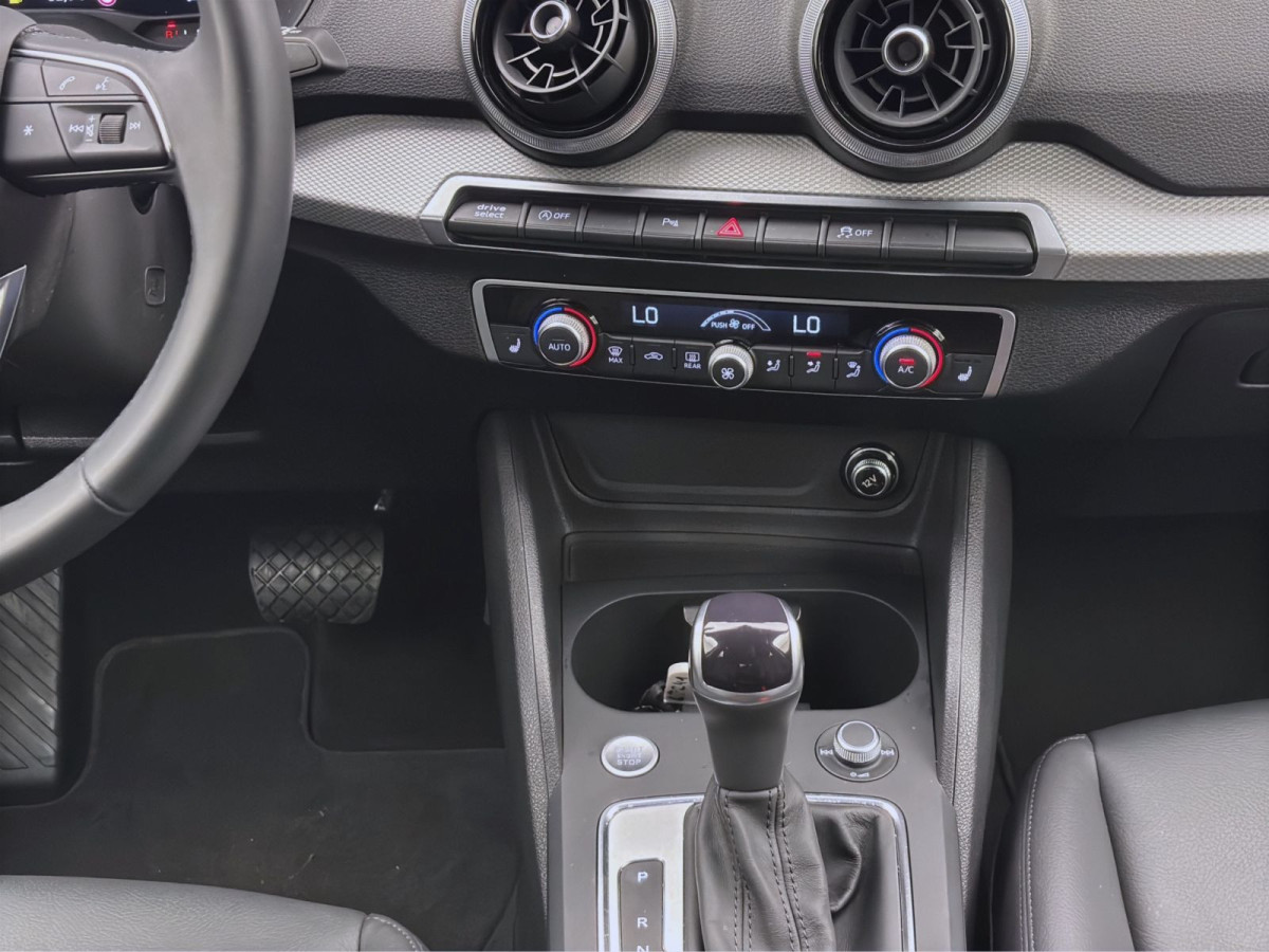 Thumb 14: Audi Q2 40 TFSI Q S LINE AHK NAVI PDC SITZHZG