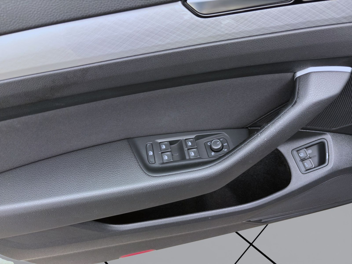 Thumb 9: Volkswagen Passat Variant 1.4 TSI eHybrid DSG GTE NAVI KAMERA PDC SITZHZG