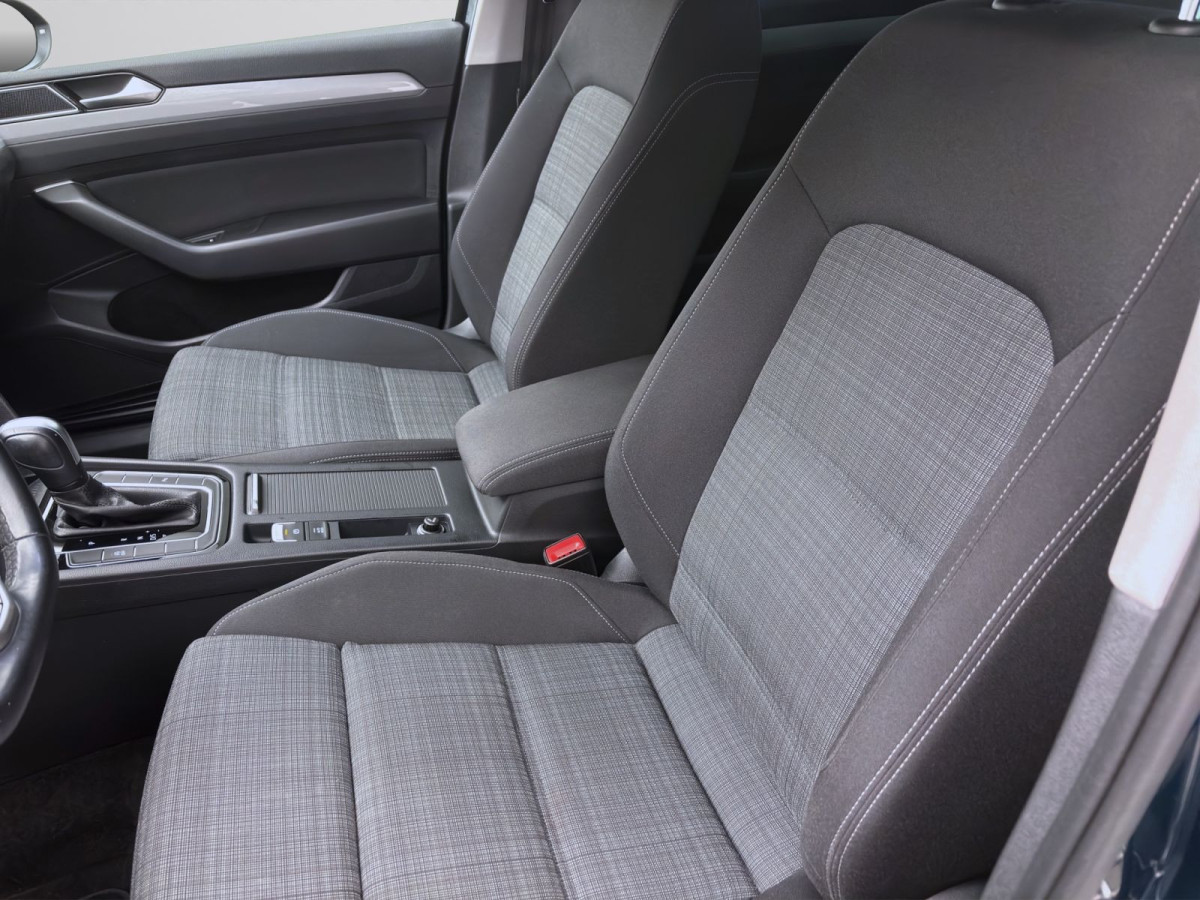 Thumb 8: Volkswagen Passat Variant 1.5 TSI DSG BUSINESS AHK NAVI SITZHZG PDC