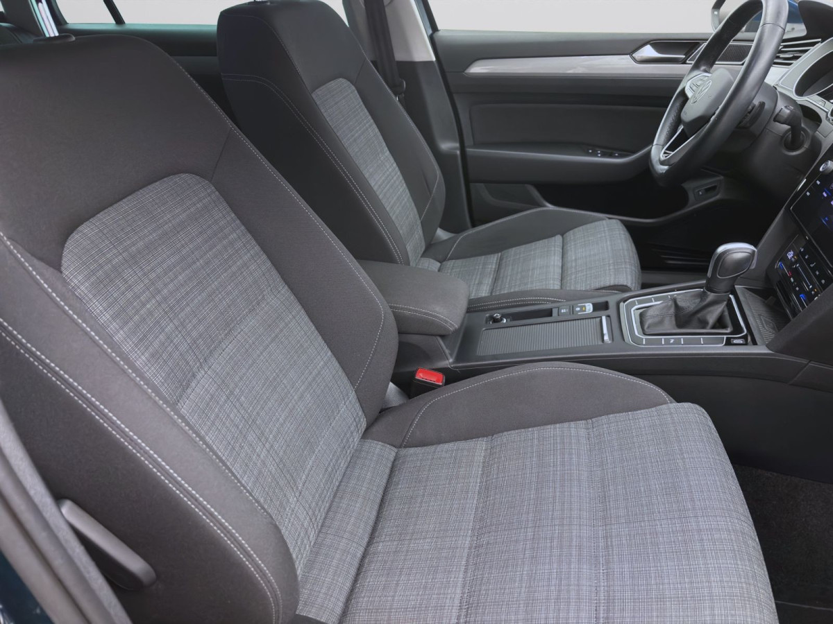 Thumb 15: Volkswagen Passat Variant 1.5 TSI DSG BUSINESS AHK NAVI SITZHZG PDC