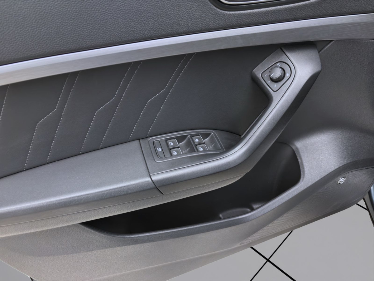 Thumb 9: Seat Ateca 1.5 TSI DSG FR AHK NAVI KAMERA PDC