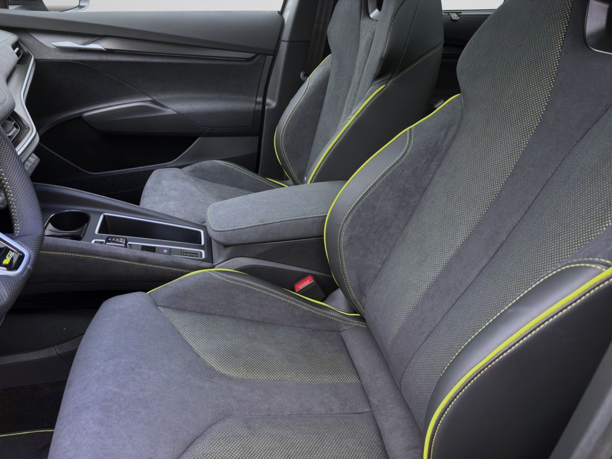 Thumb 8: Škoda ENYAQ COUPE RS 4X4 MAXX AHK HEAD-UP 20" 360° WÄRMEP CANTON