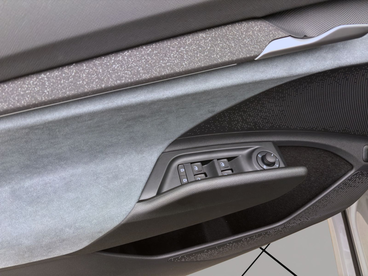 Thumb 9: Škoda ENYAQ 60 CLEVER AHK NAV KAM LED pACC 20" WINTER SMARTL