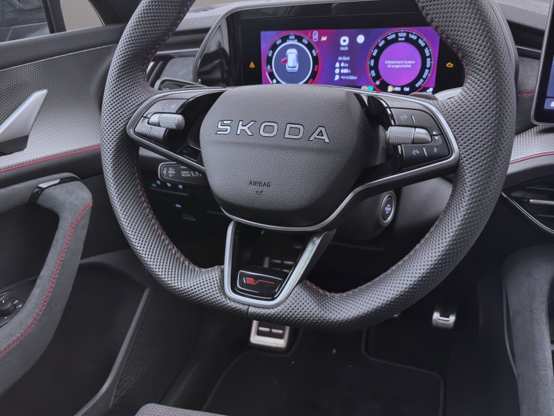 Bild 11: Škoda KODIAQ RS 4X4 AHK PANO STANDH NAV+ ASSISTENZ+ 360° 20"