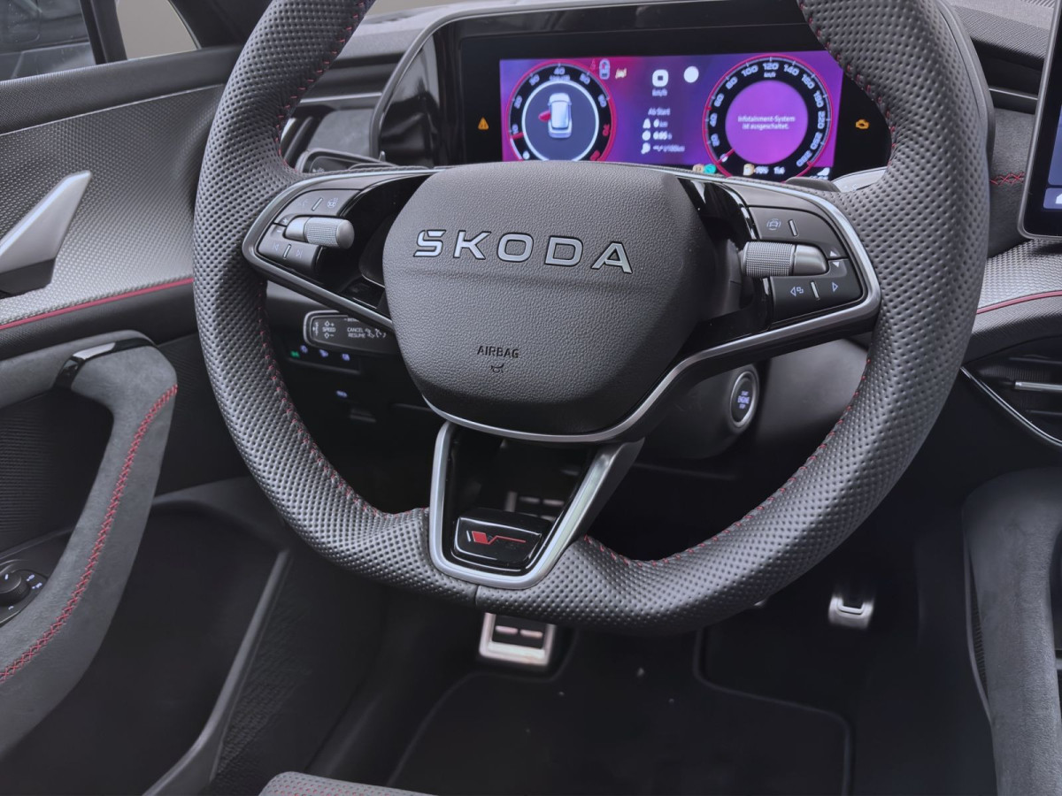 Thumb 11: Škoda KODIAQ RS 4X4 AHK PANO STANDH NAV+ ASSISTENZ+ 360° 20"